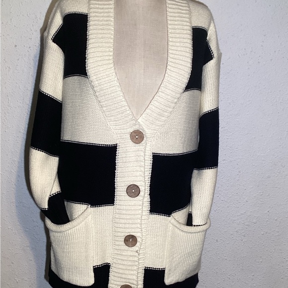 Davi & Dani Striped Button up Pocket sweater Cardigan size small - Picture 4 of 9